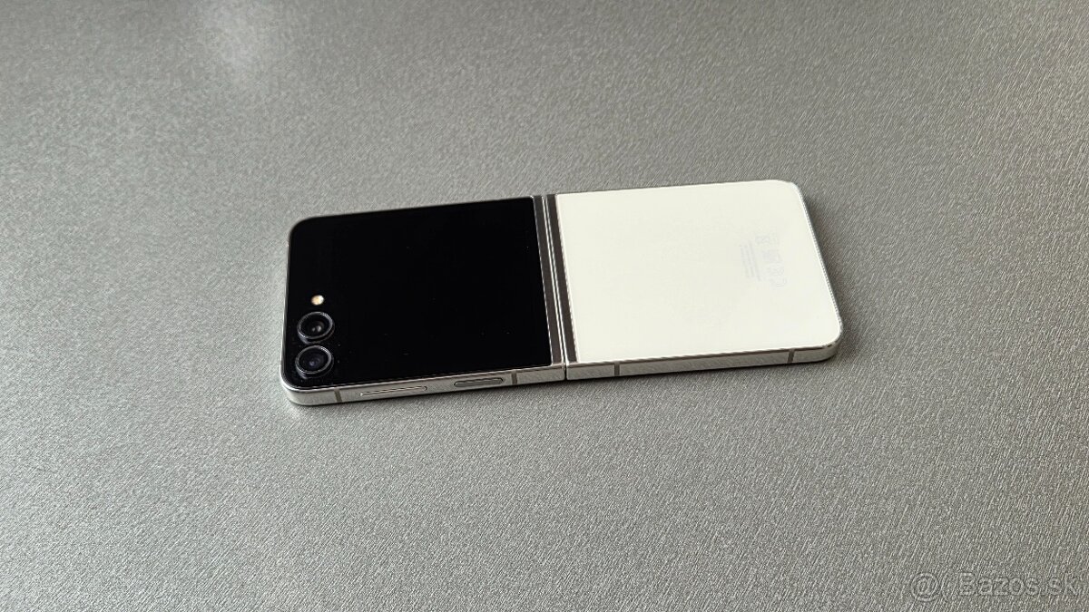 Samsung Z-Flip 5 "cream" - 4