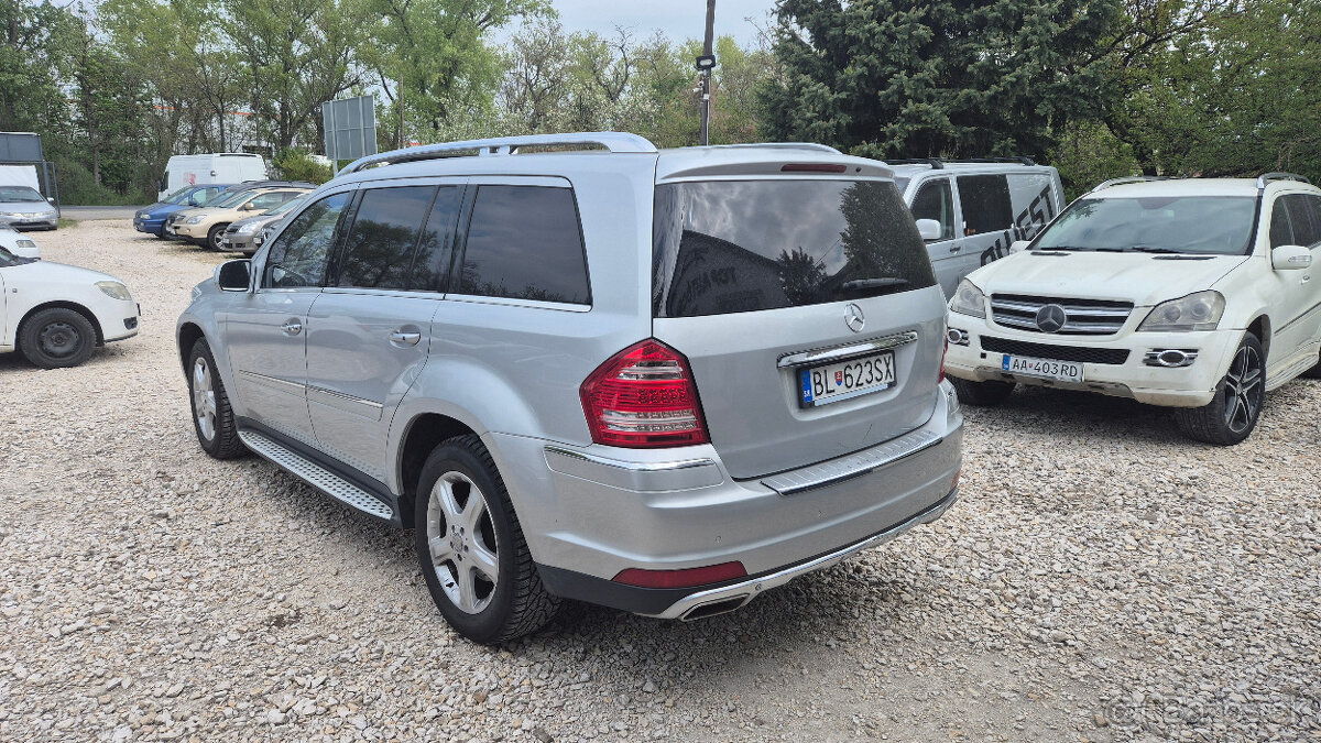 Mercedes-Benz GL 450 - 4