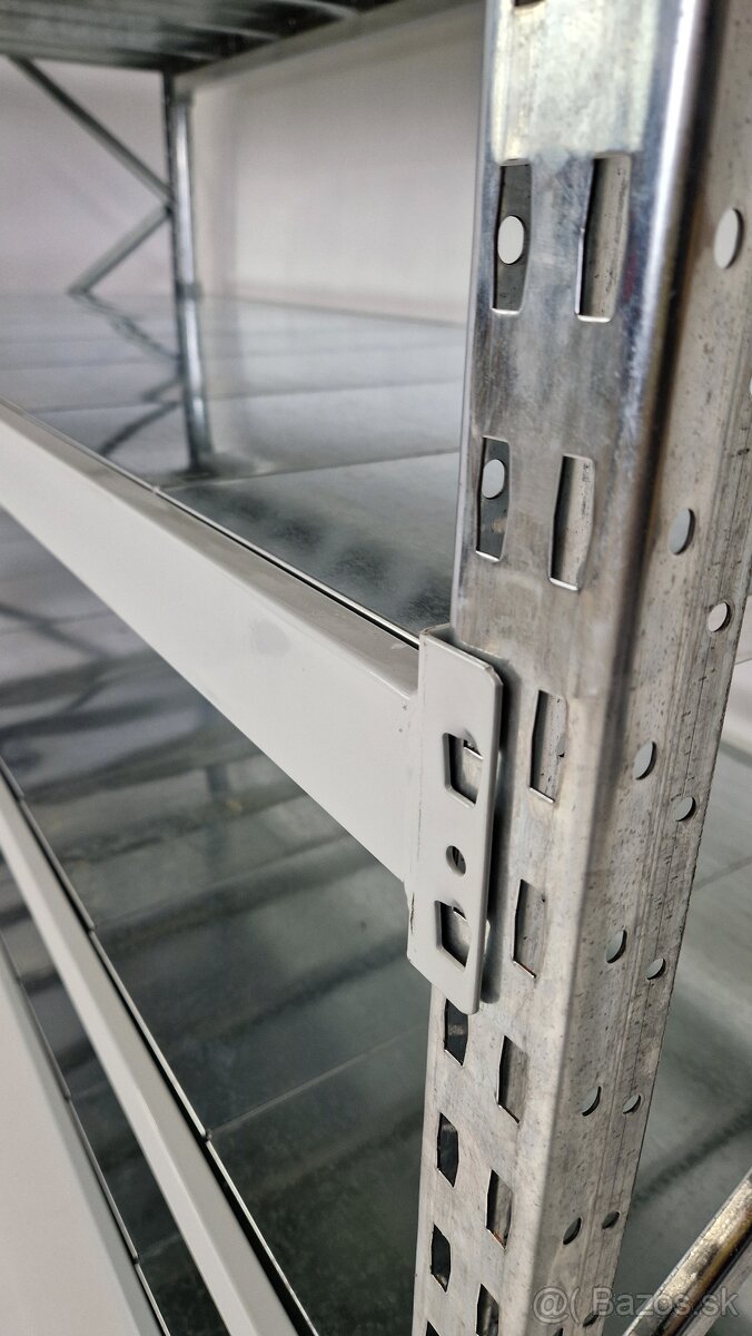 Priemyselný policovy regal , regale. - 4