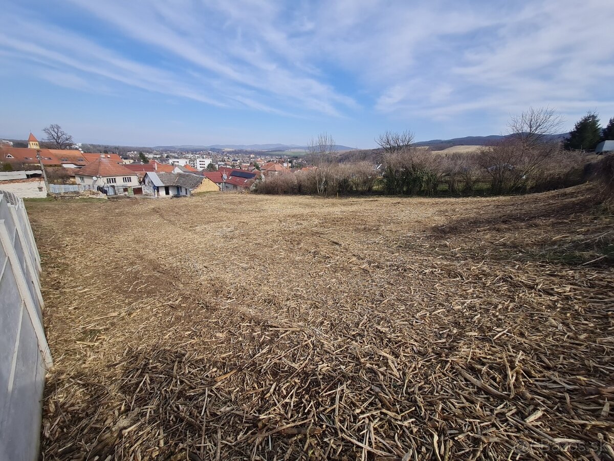 Predáme slnečný pozemok 1623m - 4