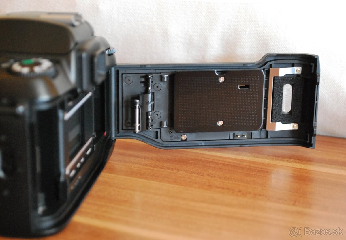 Nikon F60 s dátovou stenou top stav - 4