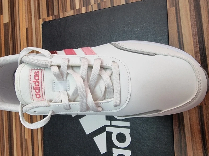 Adidas VS Switch 3K... - 4