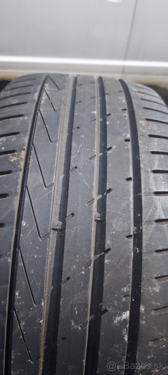 Hankook 225/45R17 letné - 4
