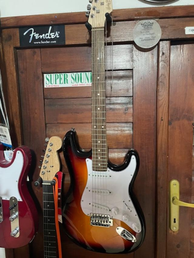 ELEKTRICKÁ GITARA - 4