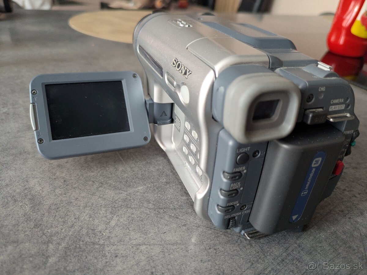 Sony DCR TRV255e - 4