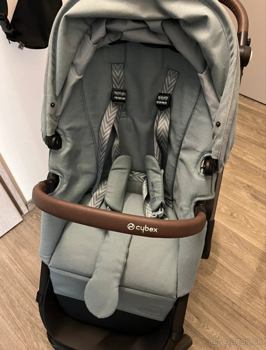 Cybex Eos litgh 3v1 - 4