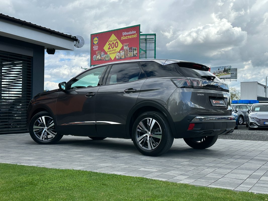 Peugeot 3008 1.5 Blue HDi A/T - REZERVOVANE - 4