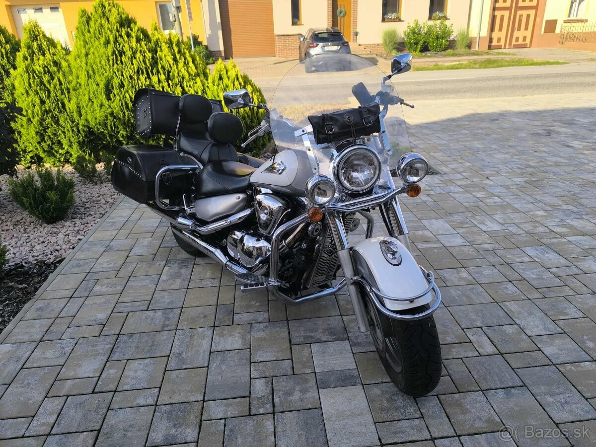 Suzuki VL 1500 Intruder - 4