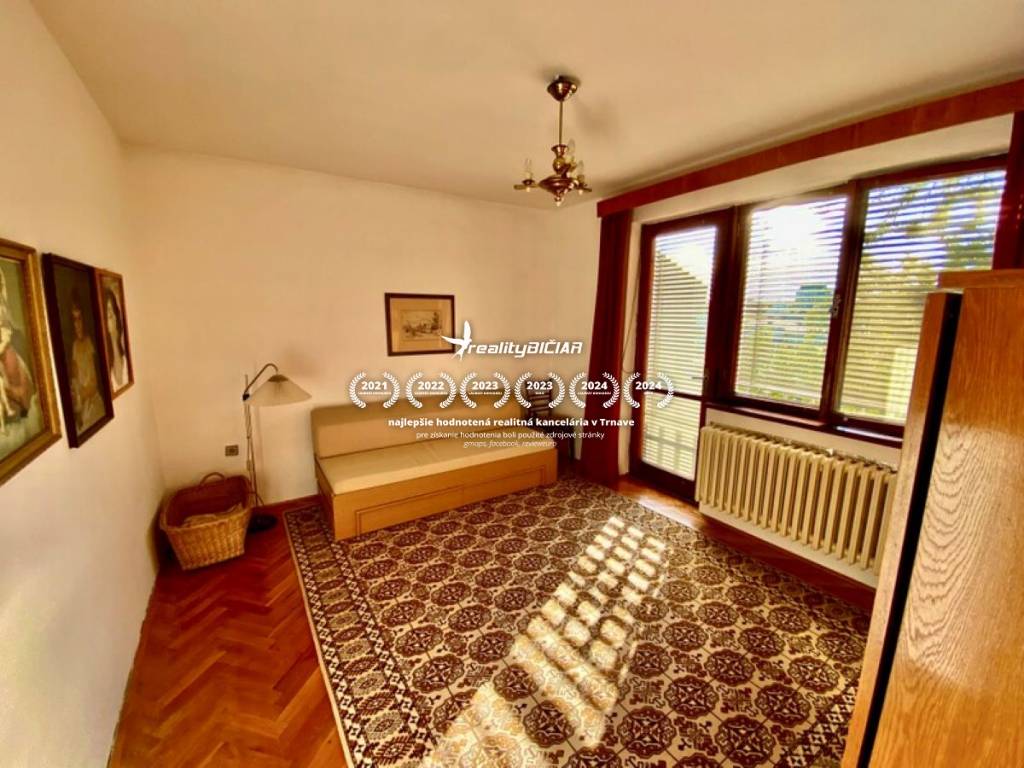 Na predaj priestranný 4 izbový rodinný dom s garážou a záhra - 4