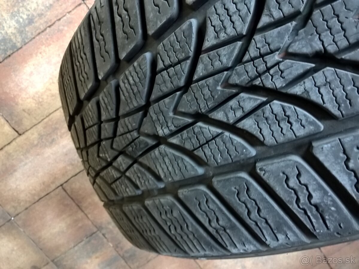 4 ks ZIMNÉ 205/45 R17 88V DUNLOP cca 6-7mm - UŽ OD 100€/sada - 4