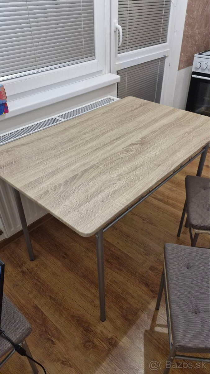 Predám kuchynský stôl a 4 stoličky - 4