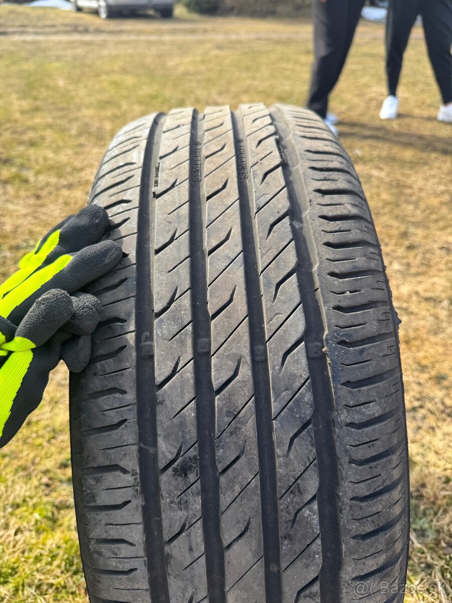 Predám Letné pneu Michelin r17 a Semperit r17 - 4