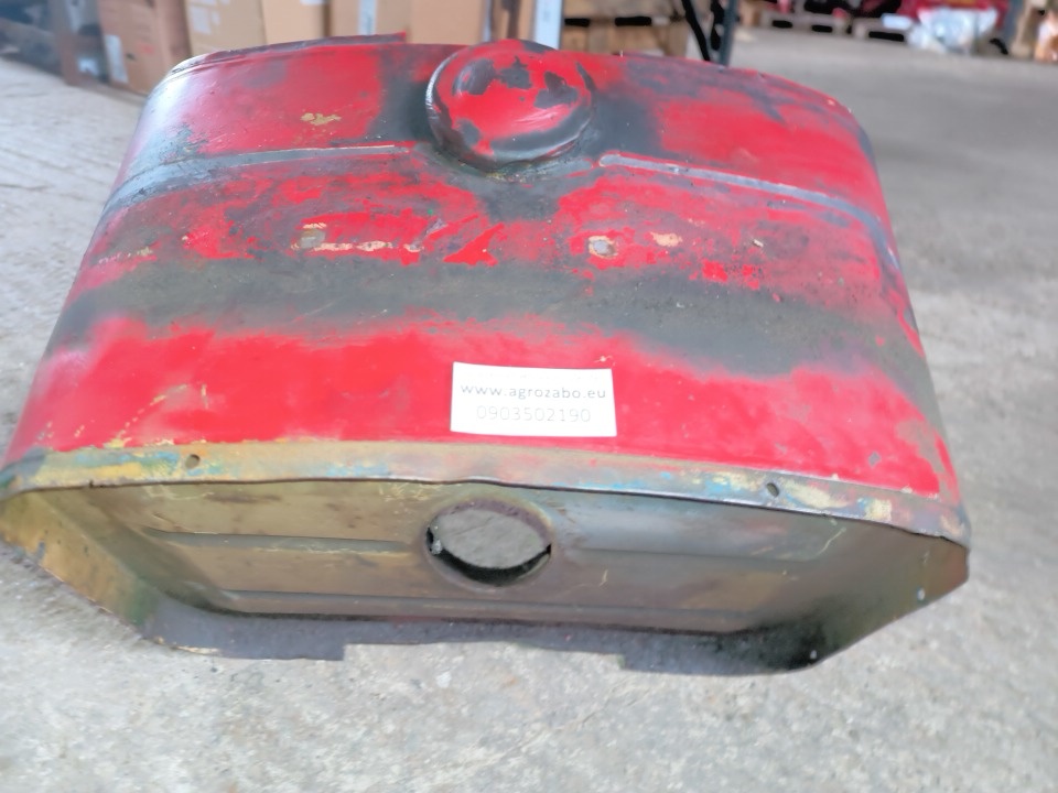 Nadrz paliva zetor - 4
