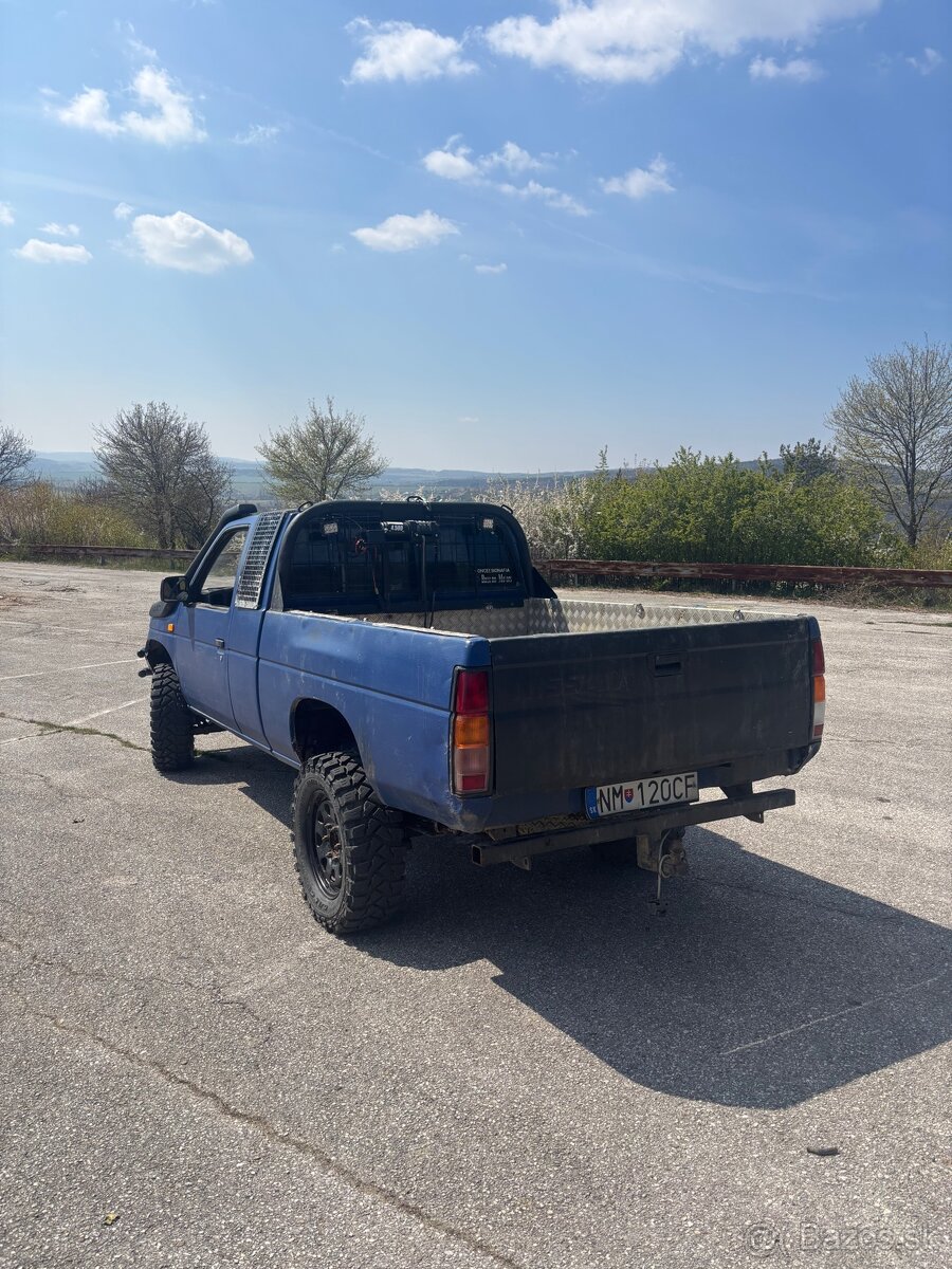 Predam Nissan Navara D21 king cab - 4