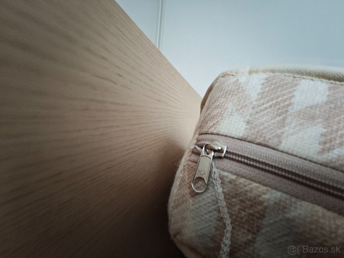 Predám staršiu manželskú posteľ 160x200 s matracom - 4