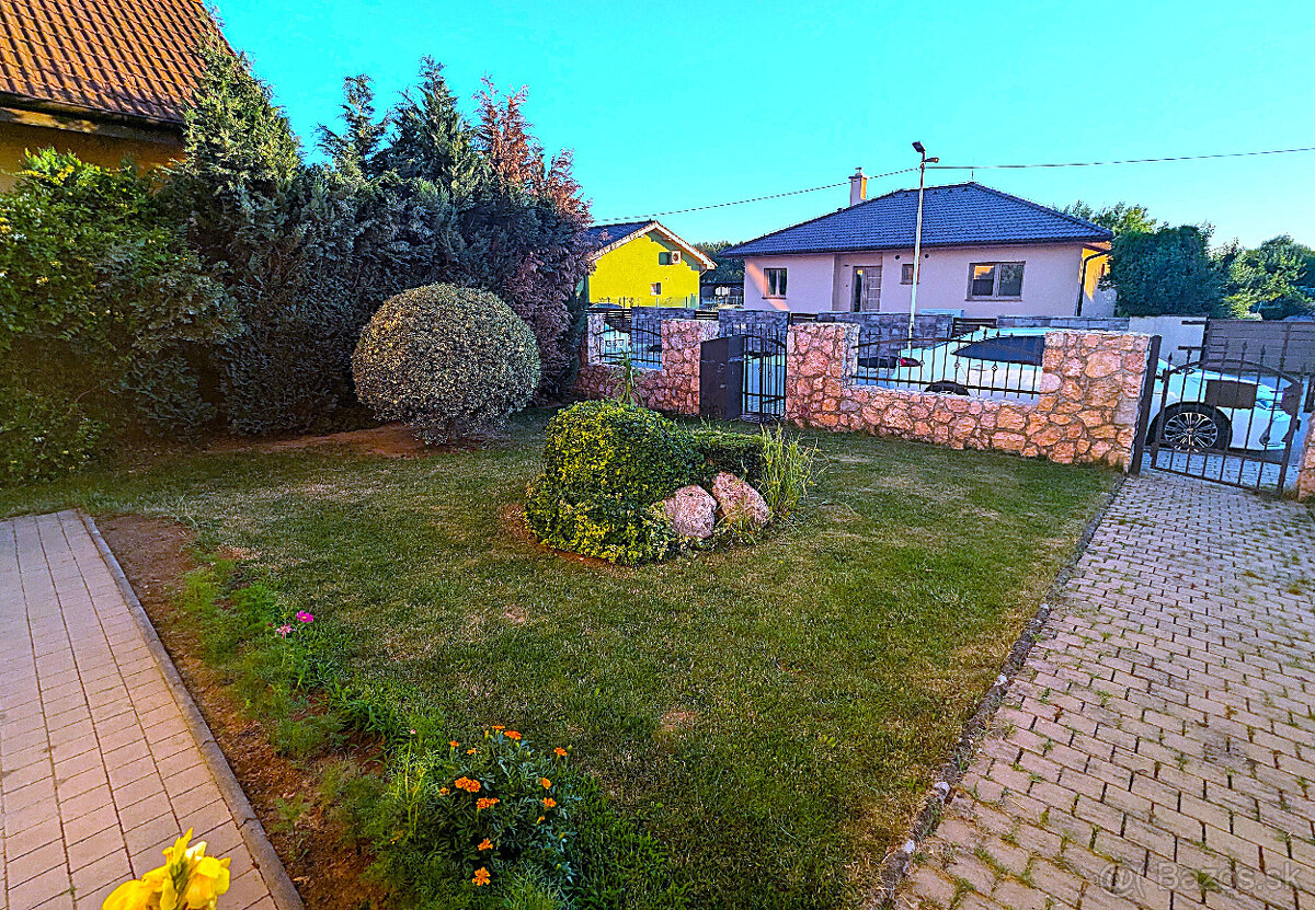 18 ročný VEĽMI PEKNÝ rodinný DOM s ROZPRÁVKOU Záhradou - Koš - 4