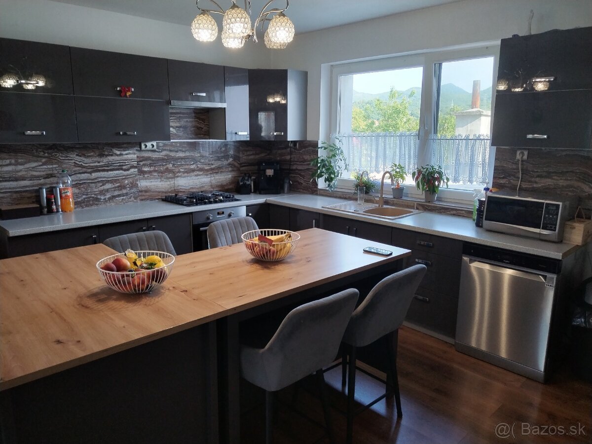 Predaj:4-izbový RODINNÝ DOM, pozemok 792 m2, Sučany - 4