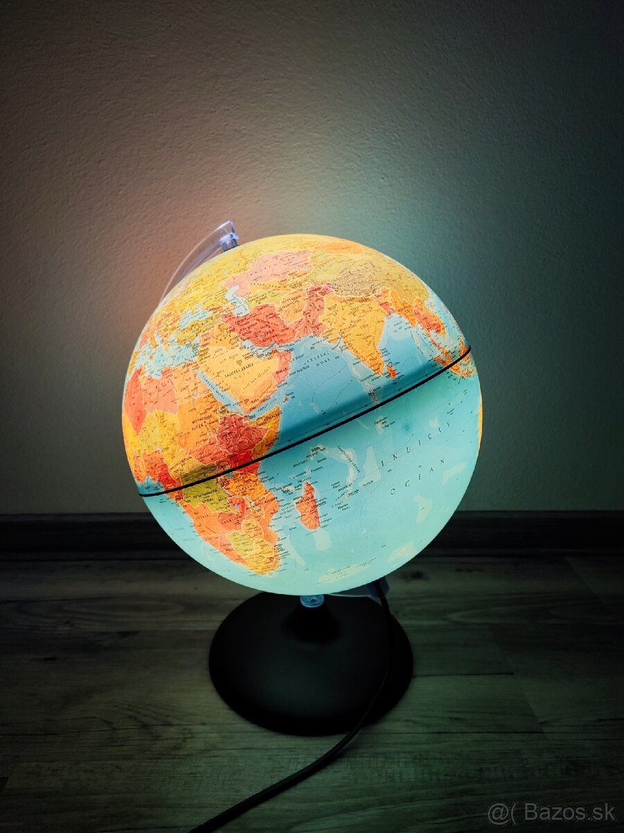 Svietiaci glóbus - 4