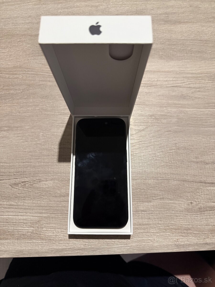Apple Iphone 16 - 4