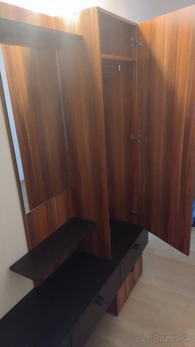 Predsienova skrina - 4