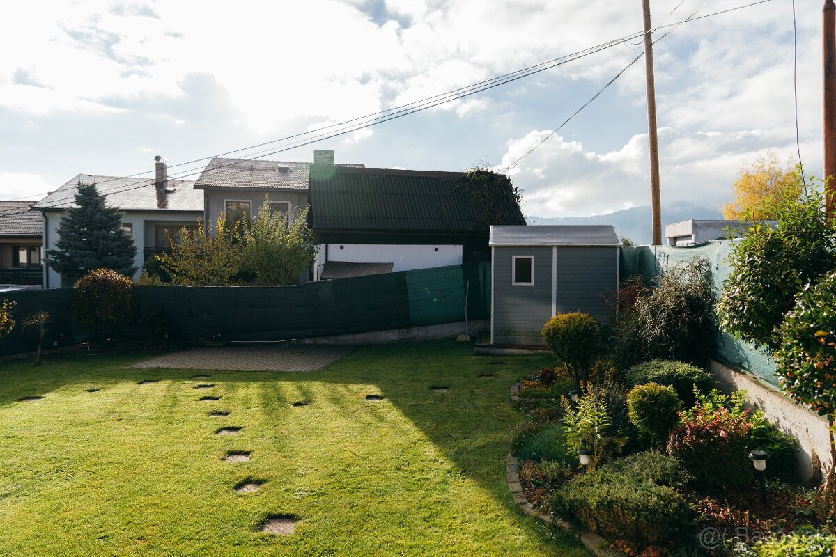 Priestranný rodinný dom s 2 bytovými jednotkami - Námestovo - 4