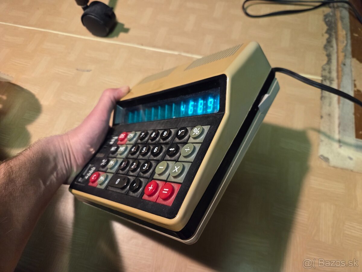 Kalkulačka TESLA OKU 107 - 4