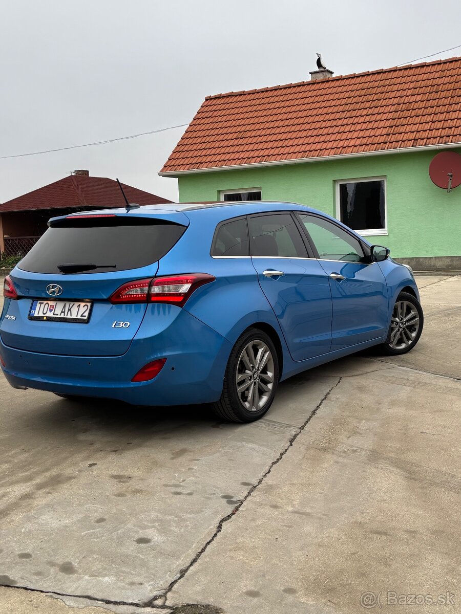 Hyundai i30 1.6 - 4
