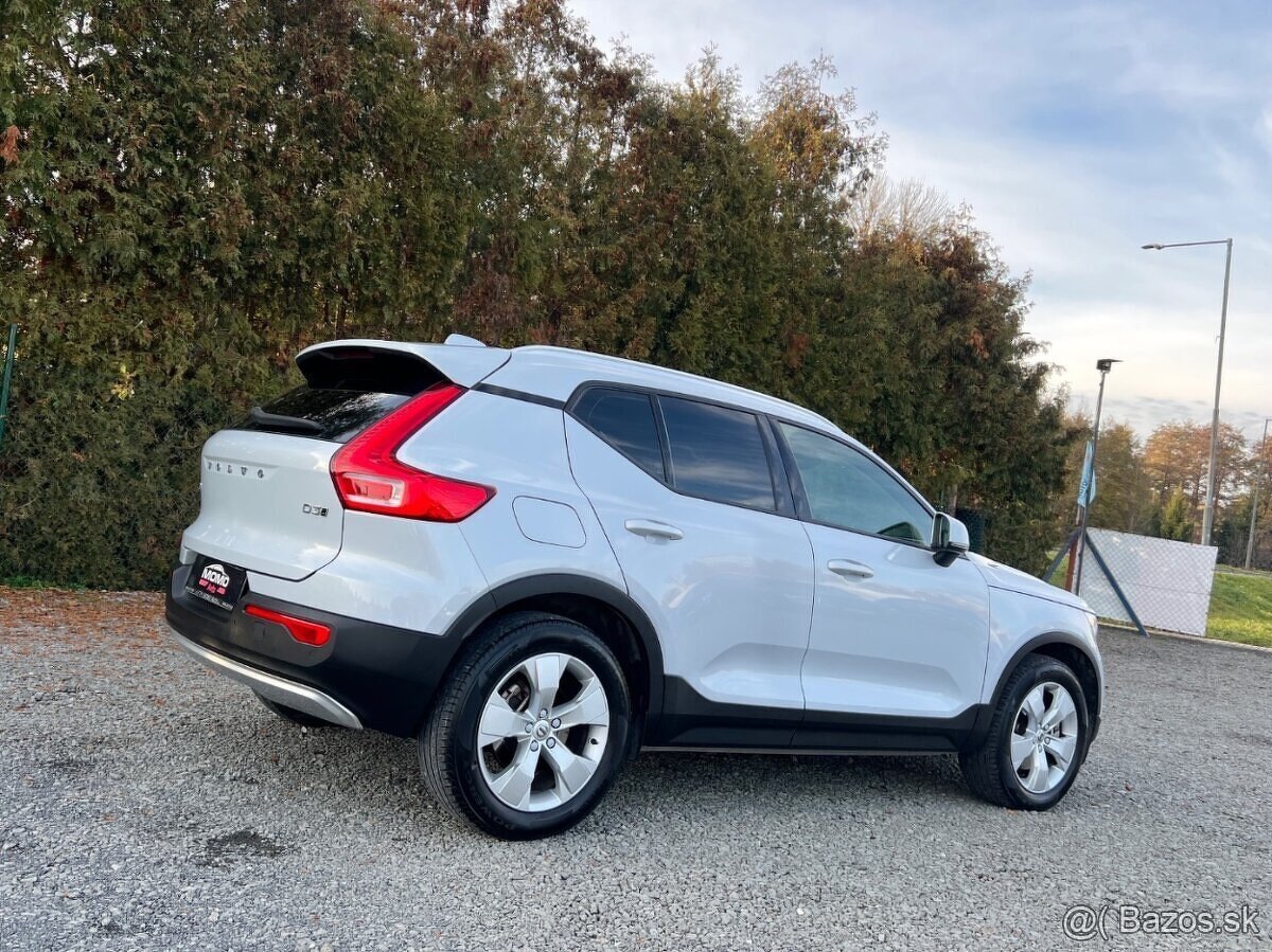 Volvo XC40 D3 Momentum AWD A/T - 4
