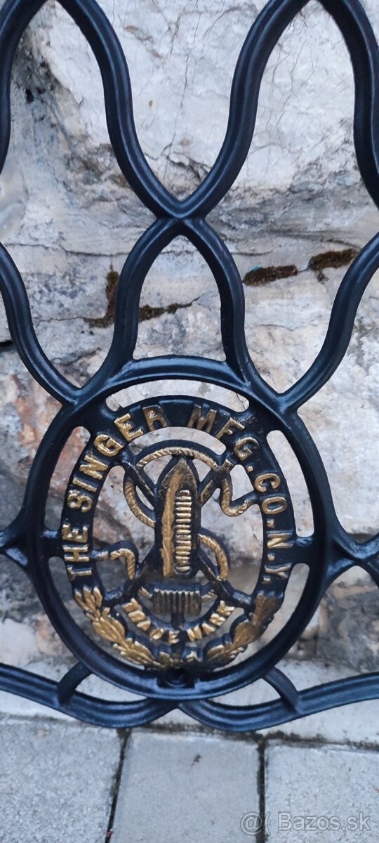 Jedinečné stolíky šijací stroj Singer - 4