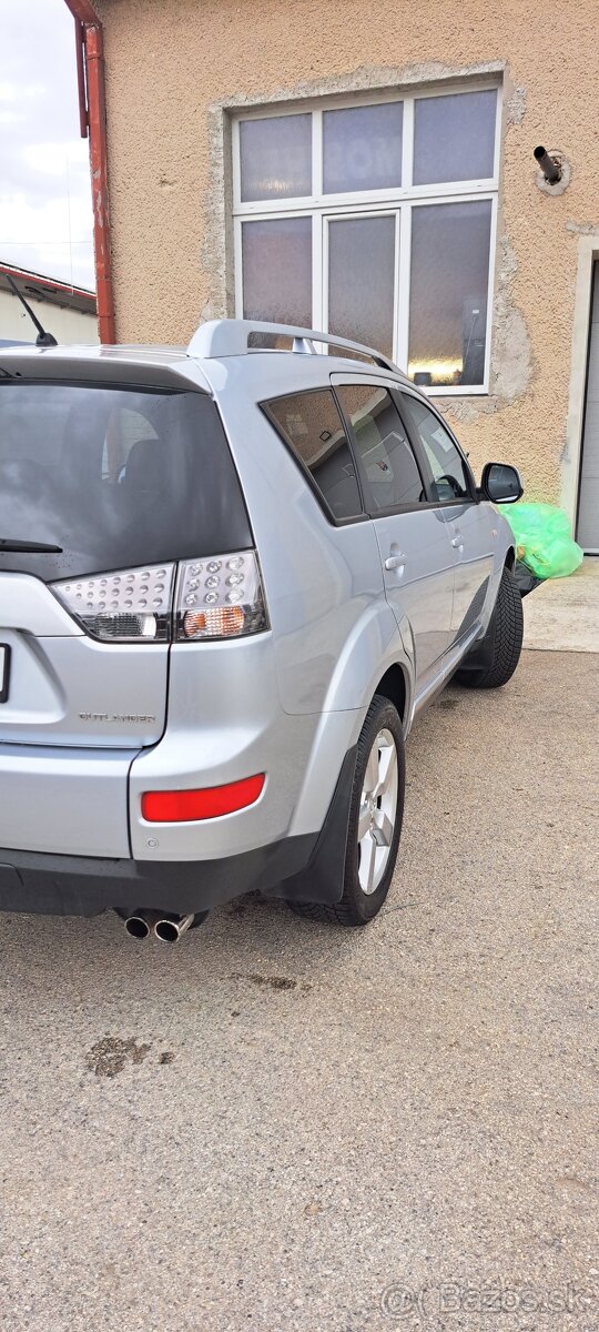 Mitsubishi Outlander 4x4 - 4