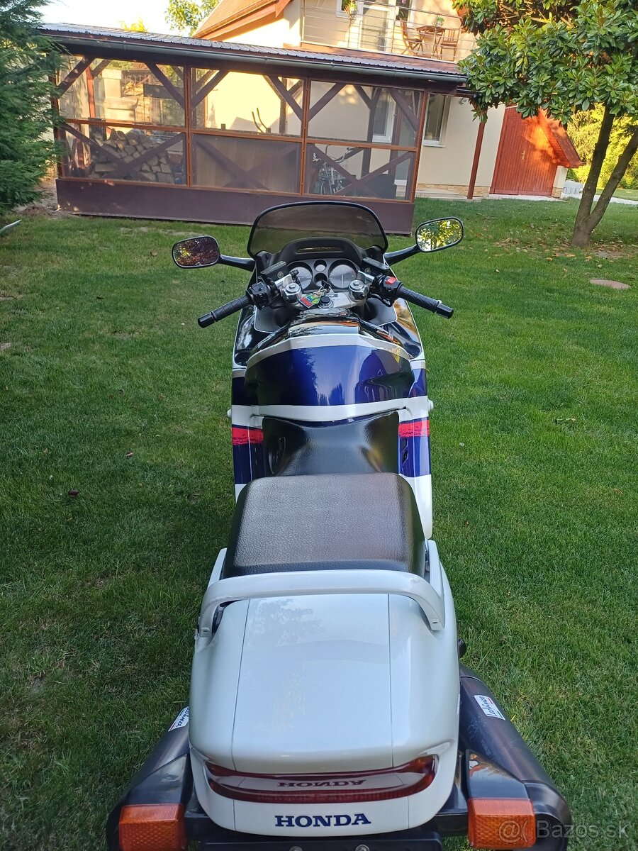 Honda CBR1000F - 4