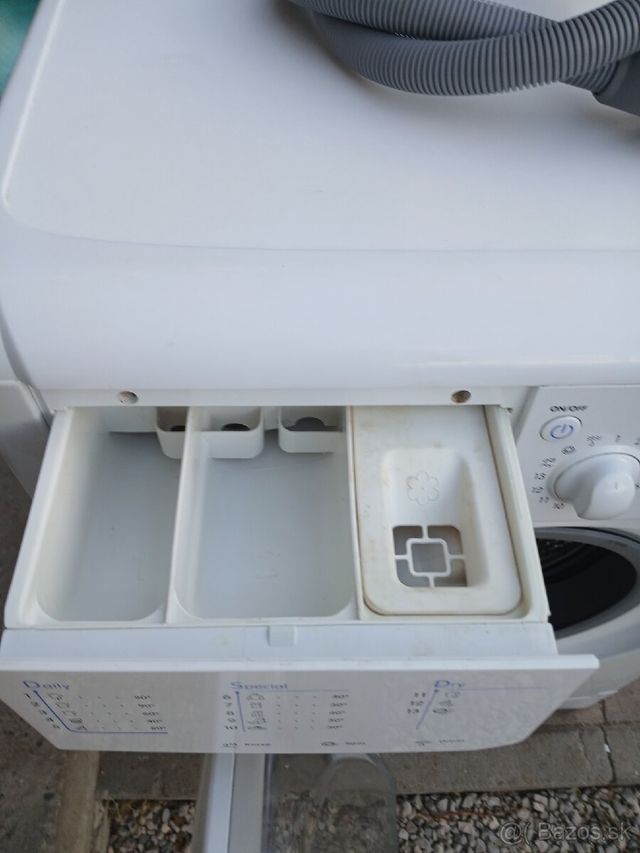 Indesit IWDE7145 práčka-sušička spolu - 4