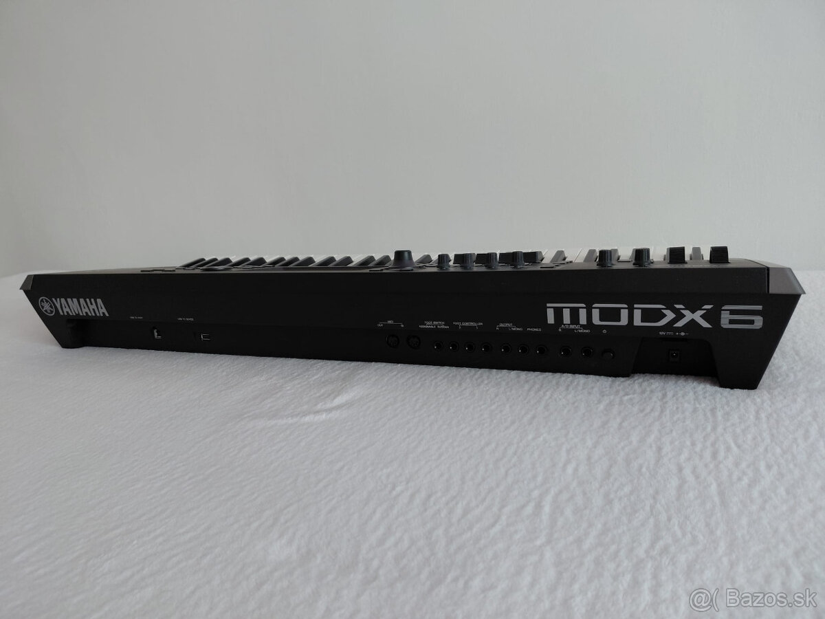 predam syntezator YAMAHA MODX - 4