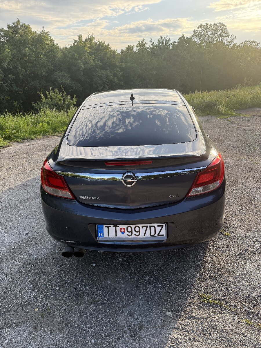 Opel Insignia 1.8 - 4