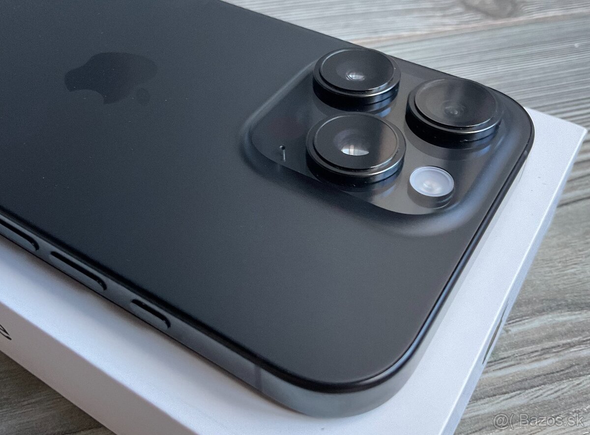 iPhone 16 Pro 128 GB čierny titán - 4
