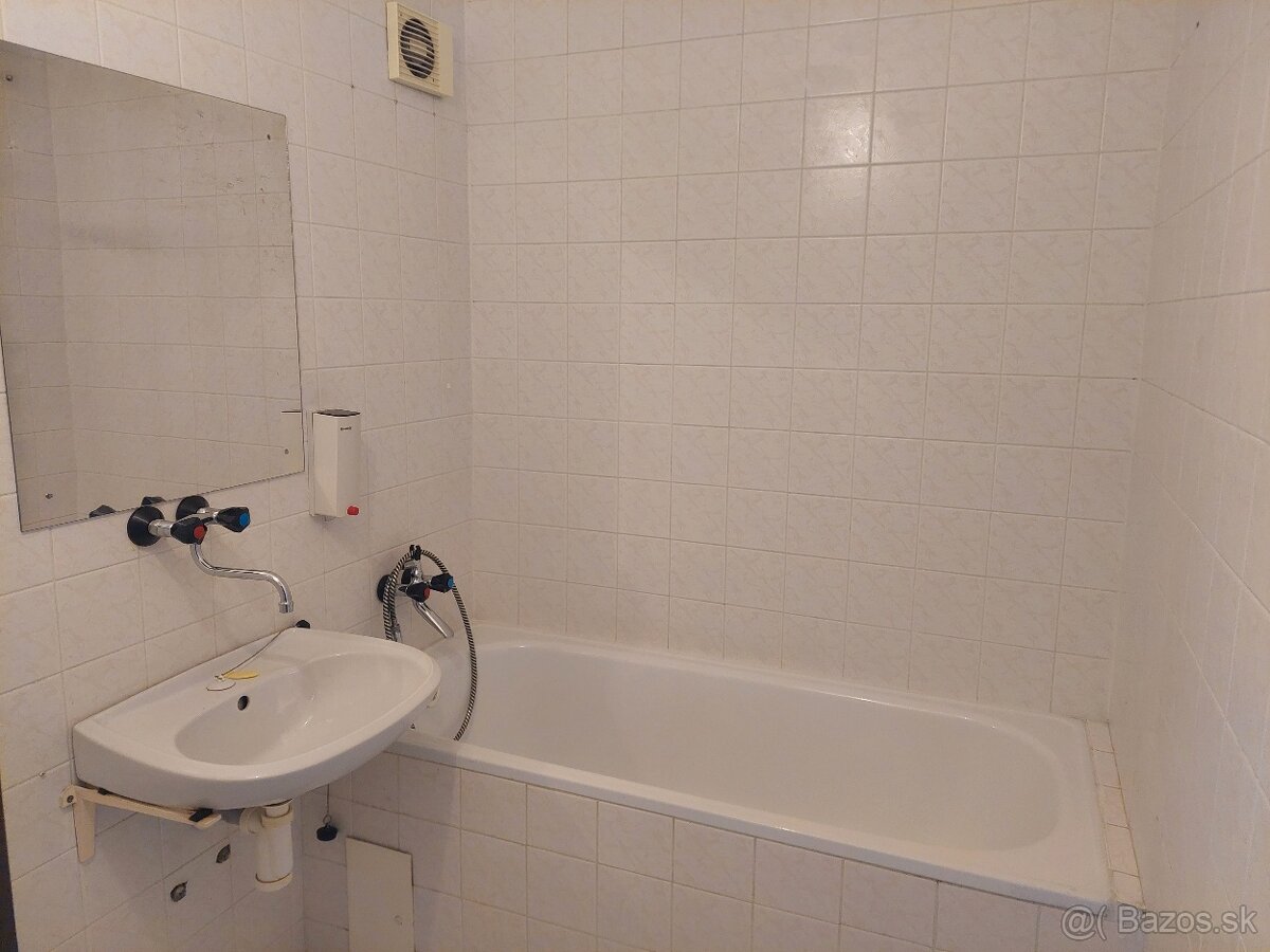 Predám 2 izbový byt v Trenčianskych Tepliciach. - 4