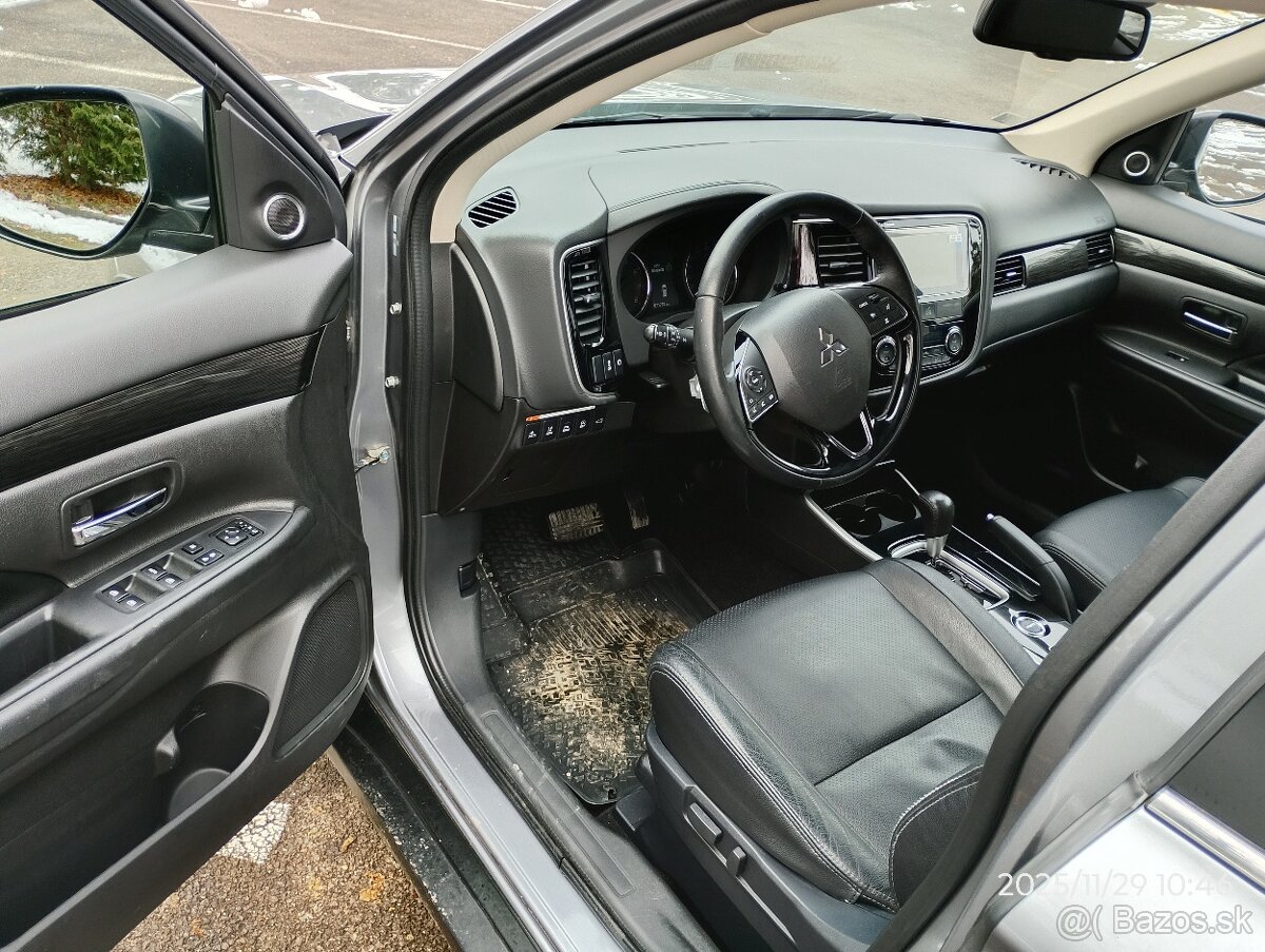 Mitsubishi Outlander 4x4, 7miestne, automat, 2L benzín, 2018 - 4