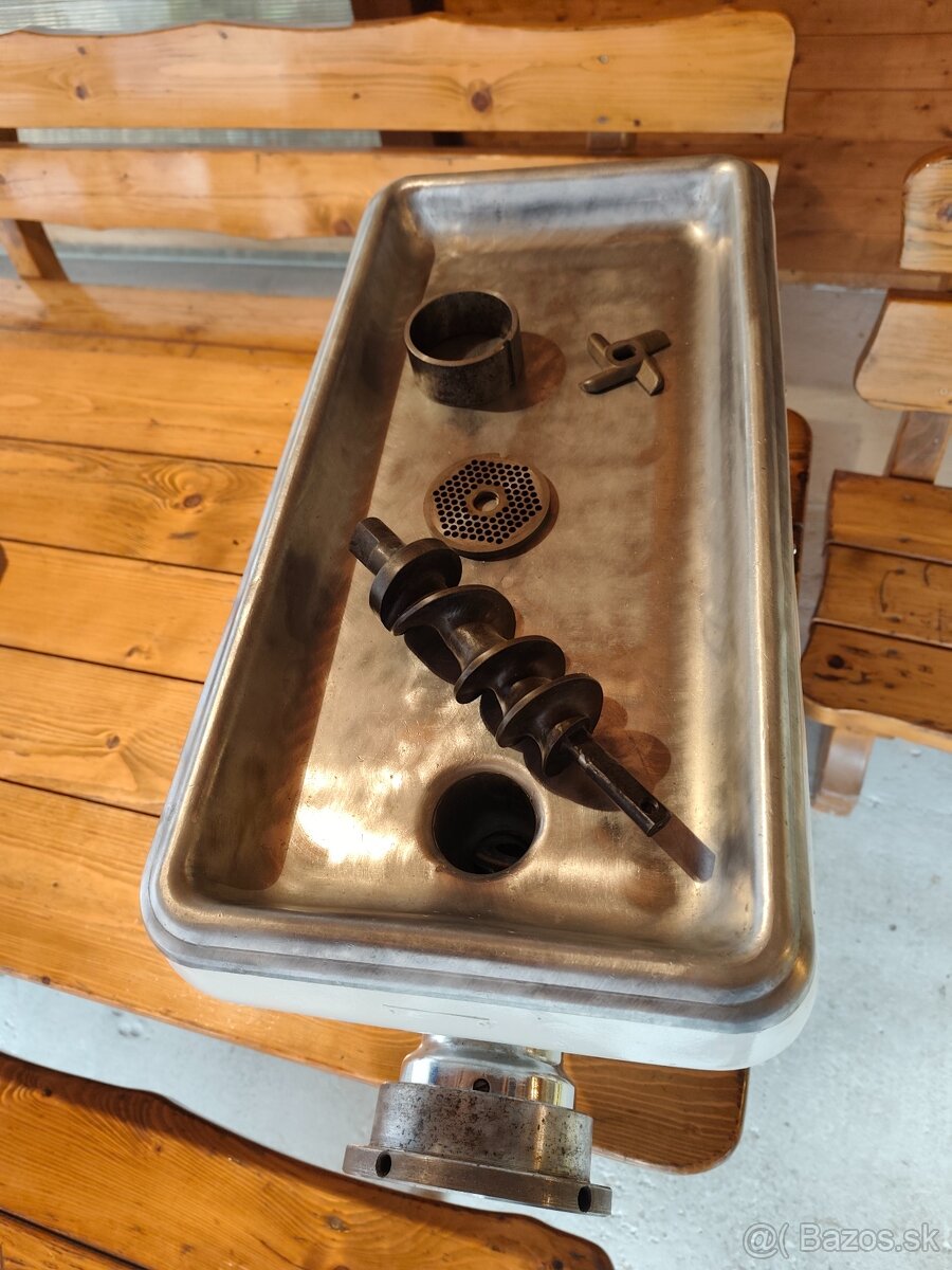 Mlynček na maso originál RM100 - 4