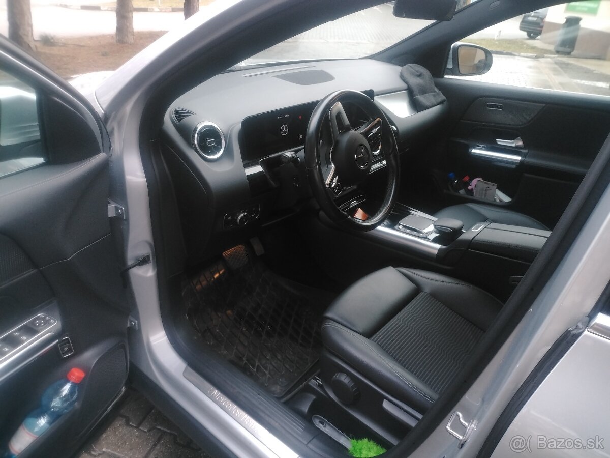 MB GLA 200d 4 MATIC ročník 10/22 - 4