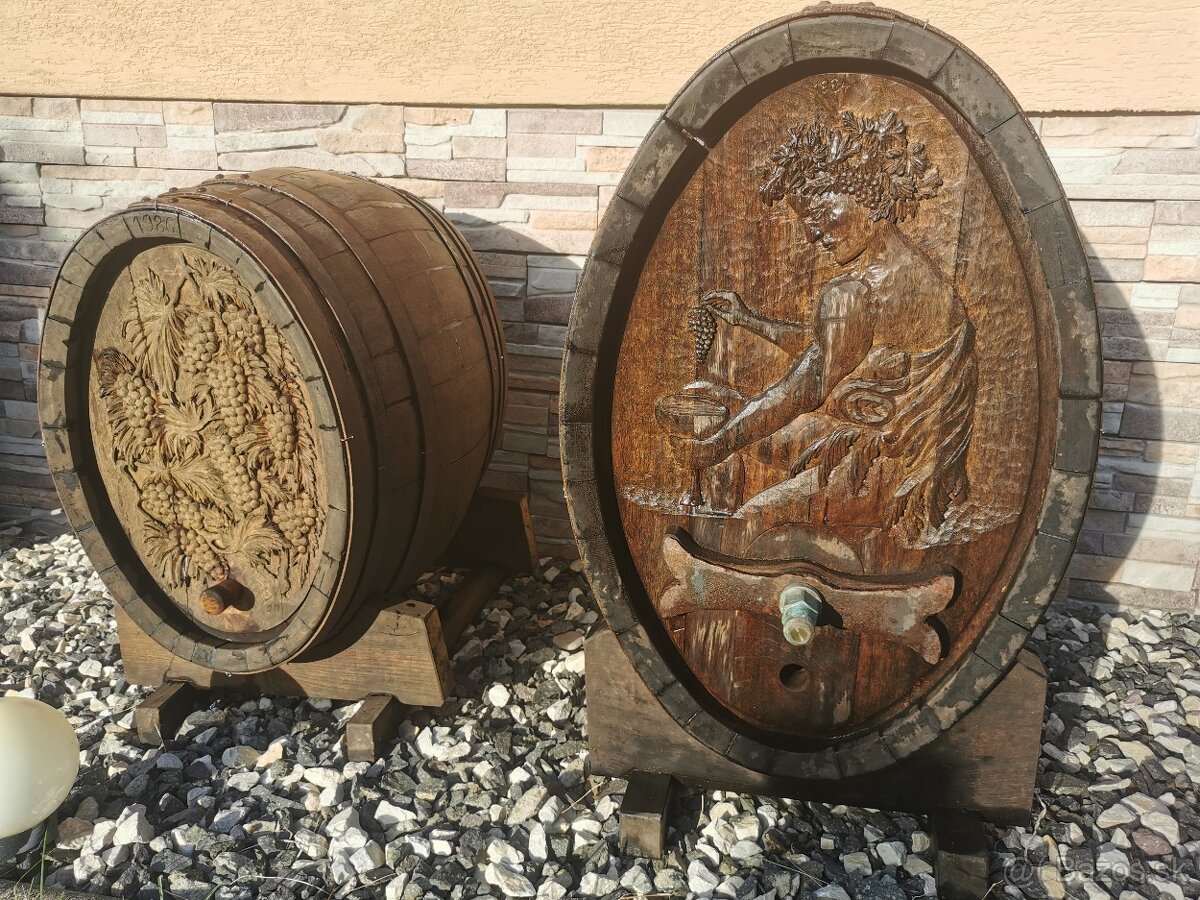 Vyrezávané drevené sudy a drevená noša na hrozno - 4