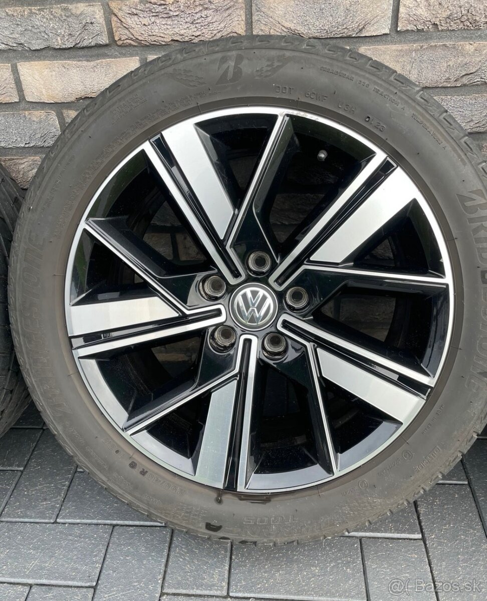 Kola Multivan T6.1 Valdivia R18 Bridgestone 255/45 103 - 4