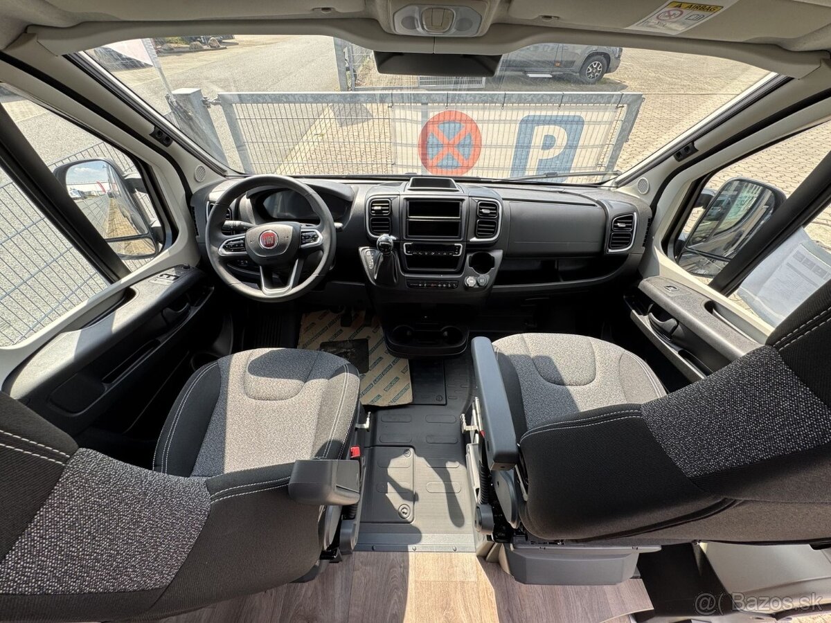 CamperVan s otvárateľnou strechou CARADO CV640 Novy Automat - 4