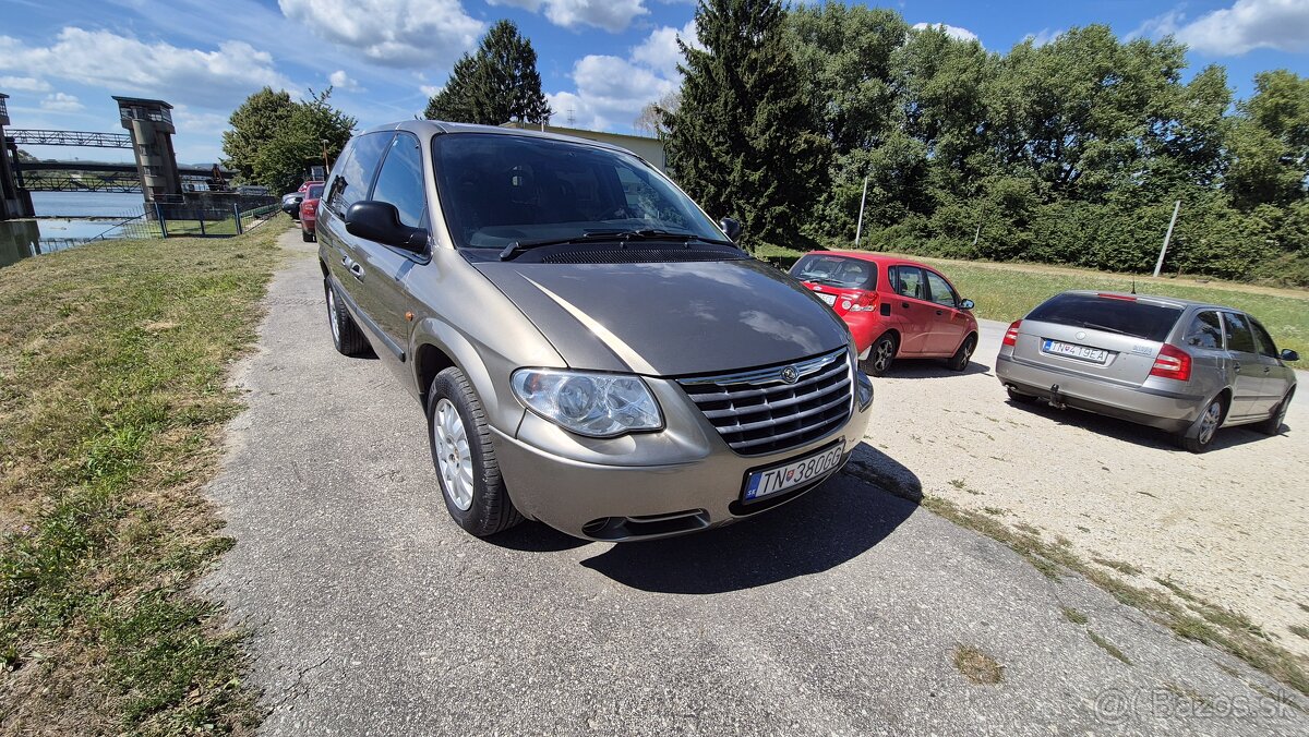 Chrysler Voyager 2,5crdi - 4