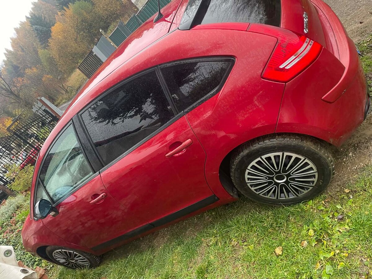 Predám Citroen C4 1.4 VTI 65kw - 4