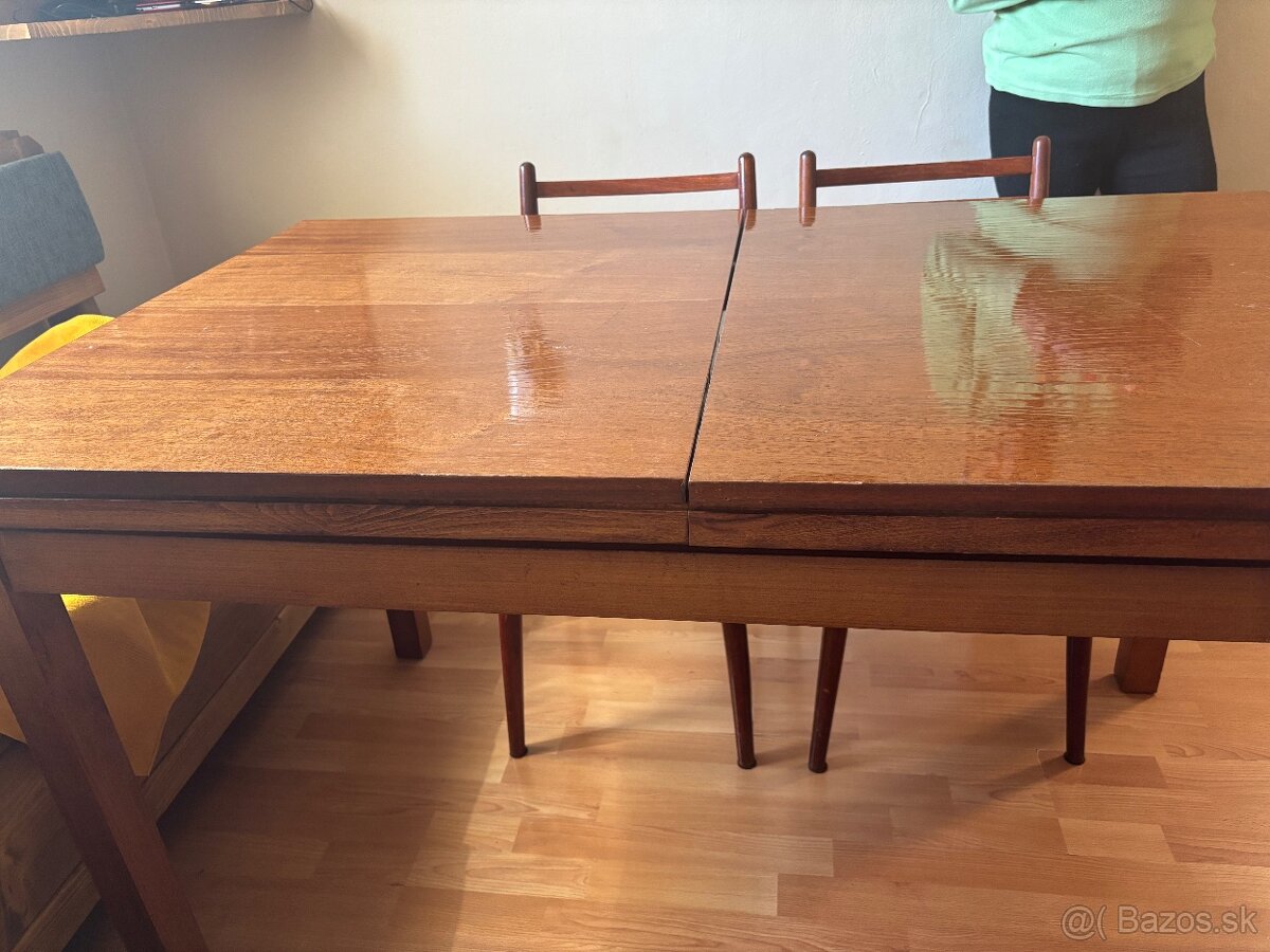 Dubový rozkladací stol - 4