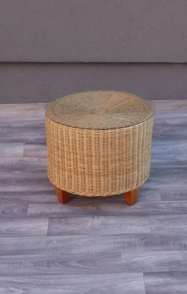 Stolík ratanový so sklom. - 4