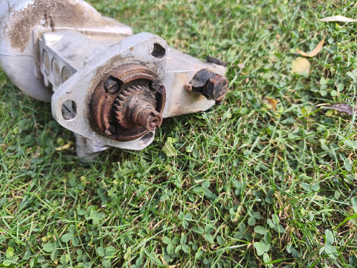 Palivové čerpadlo zetor - 4