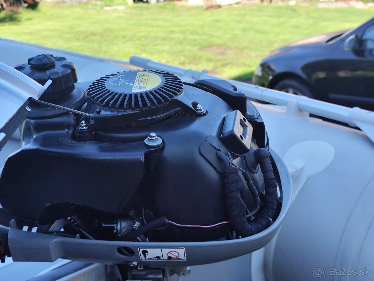 Nafukovací čln lodný motor Honda - 4