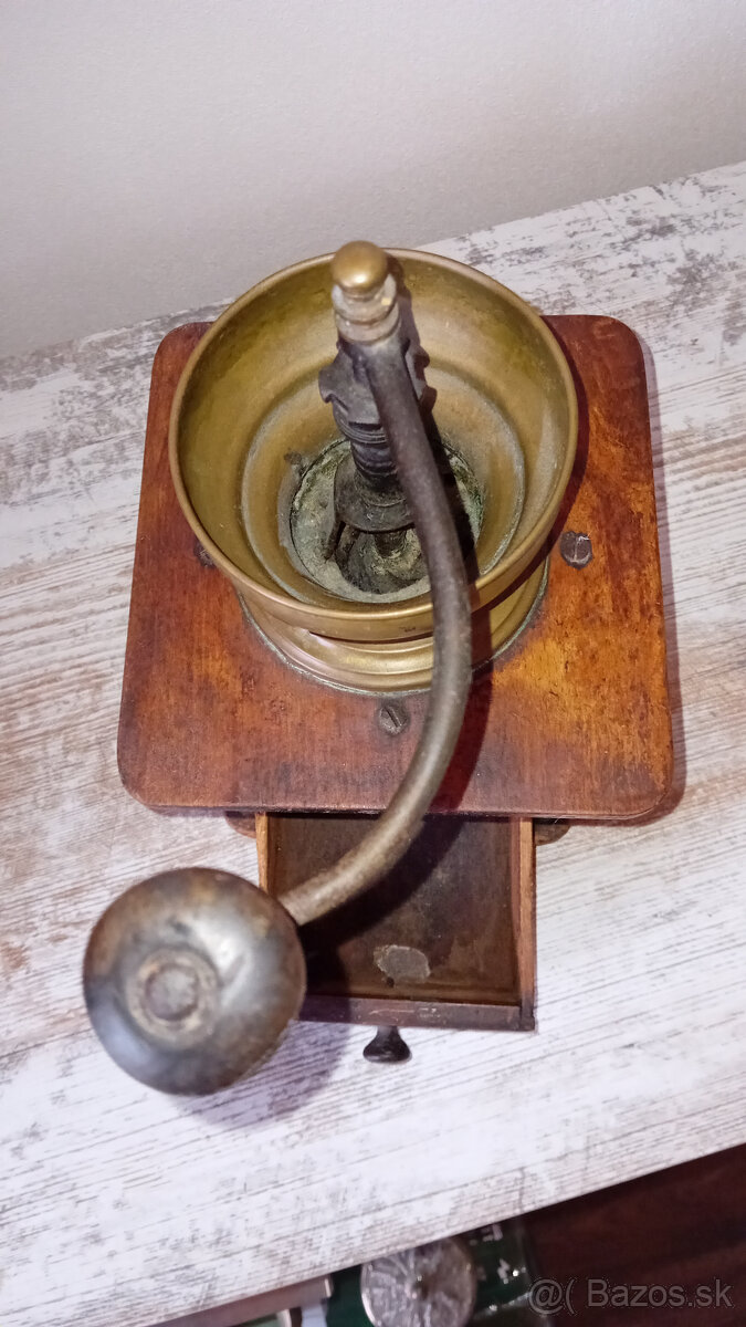 Predám - väčší starý mlynček na kávu - 4