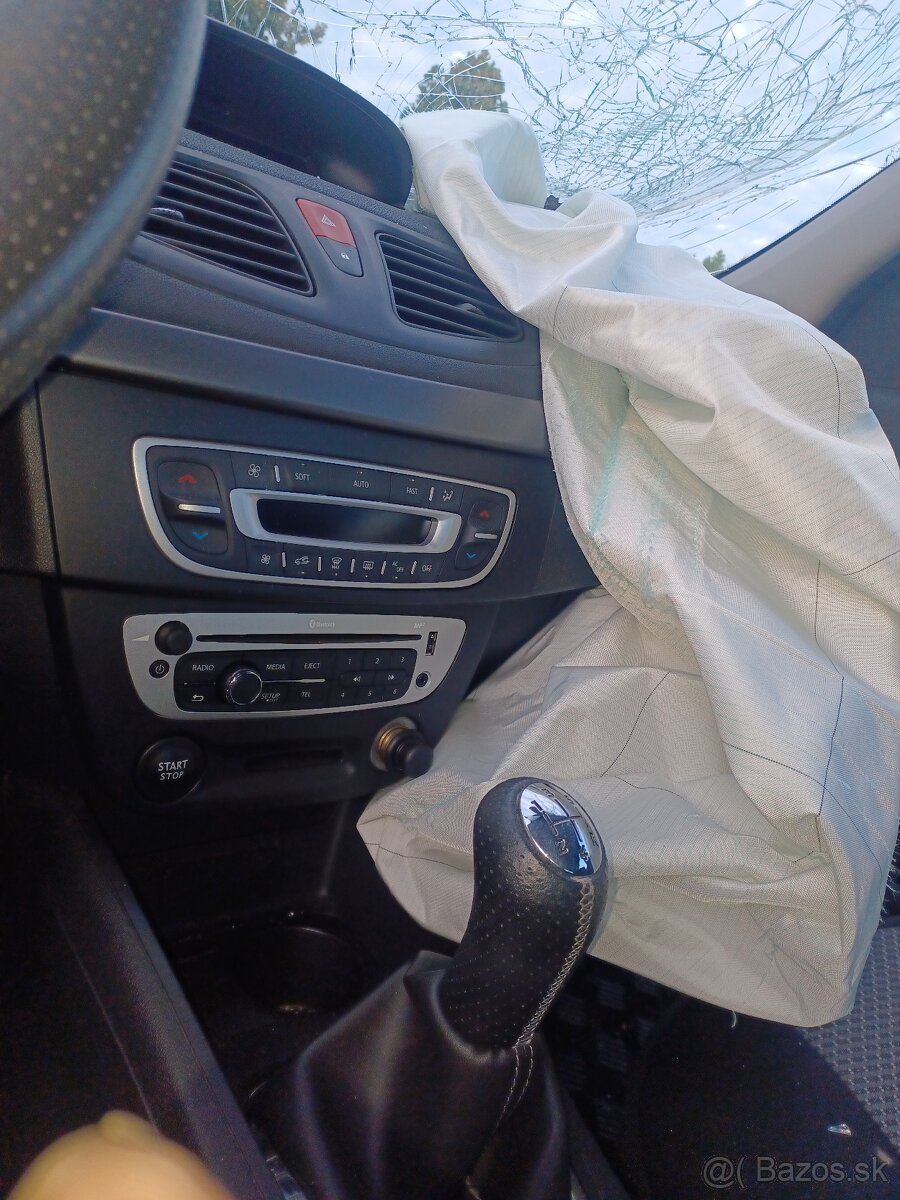 Rozpredám Renault Fluence 1.6 84kw H4M 738 - 4